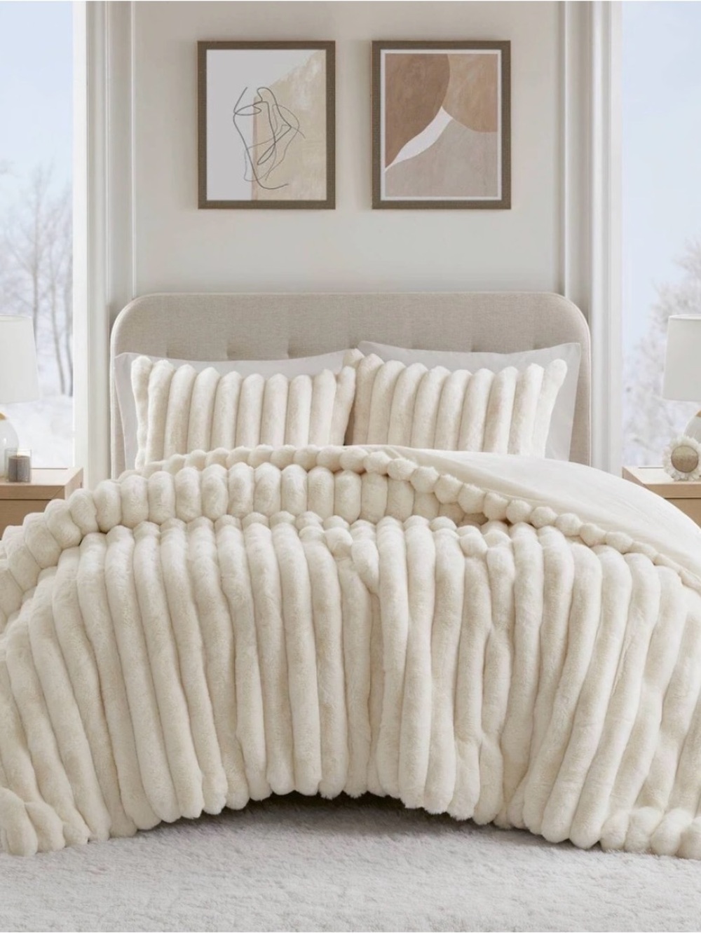 Luxurious white Ribbed Faux Fur Comforter Set